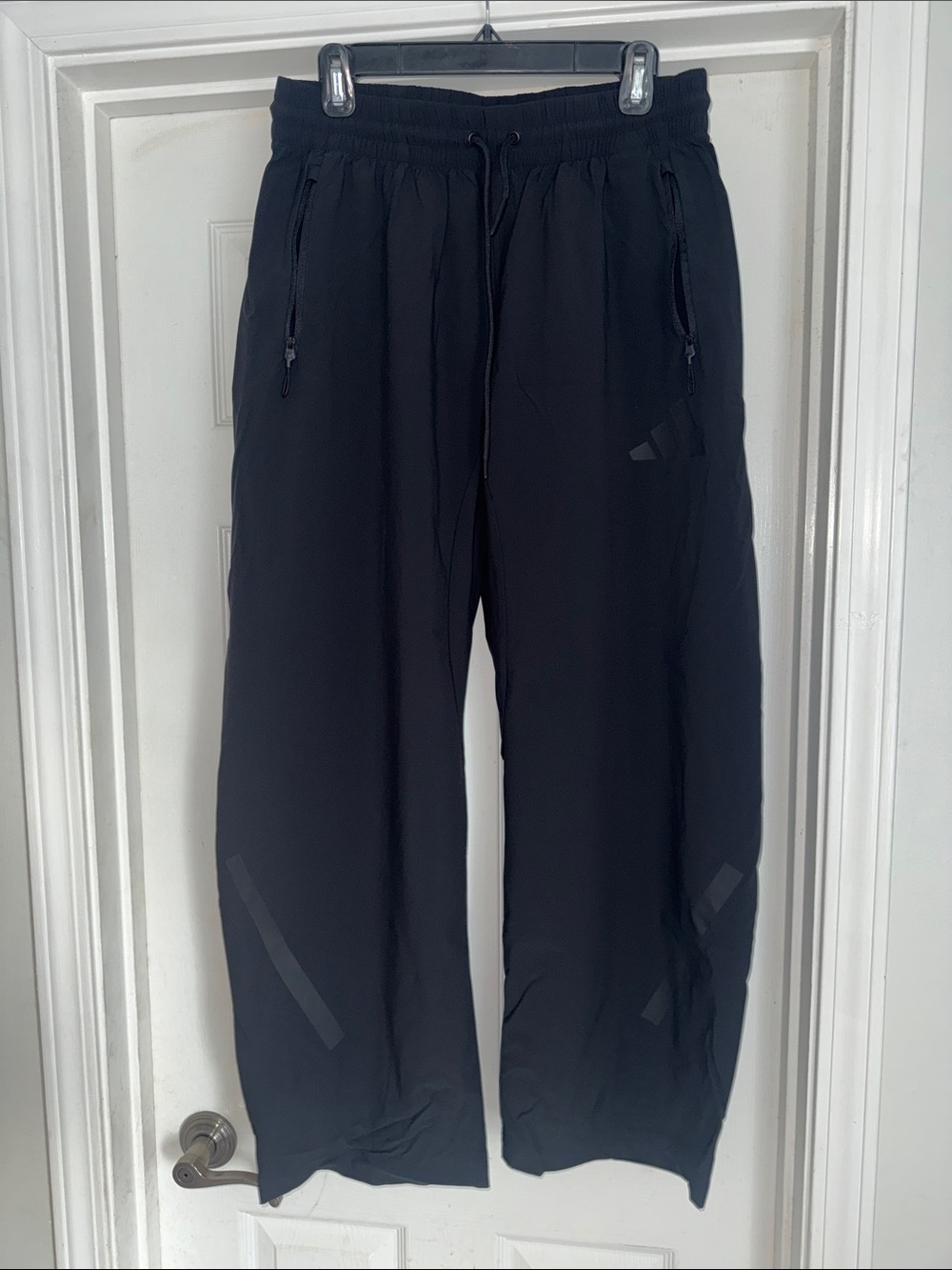Adidas women’s barrel pant sz M, New without Tags